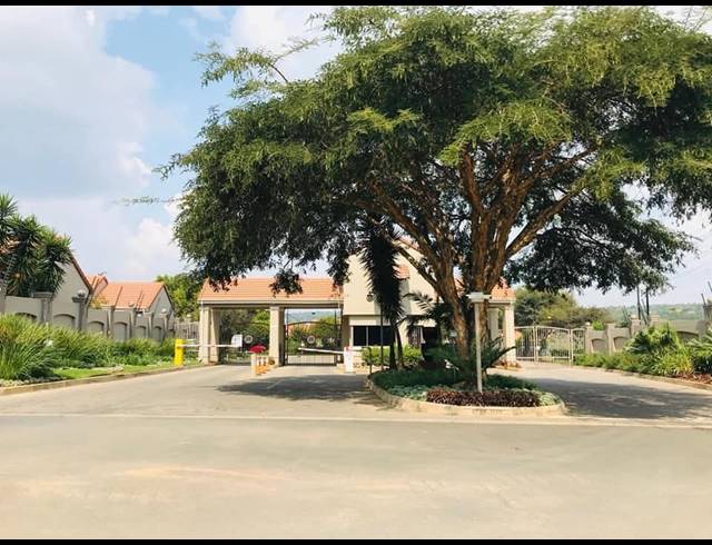 2 BEDROOM CLUSTER TO LET IN FOURWAYS